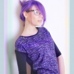 Девушка хипстер фиолетовые волосы